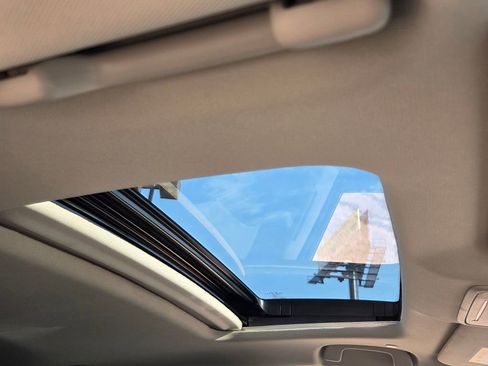 Used 2025 Honda Accord SE image 19