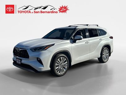 New 2025 Toyota Highlander Platinum