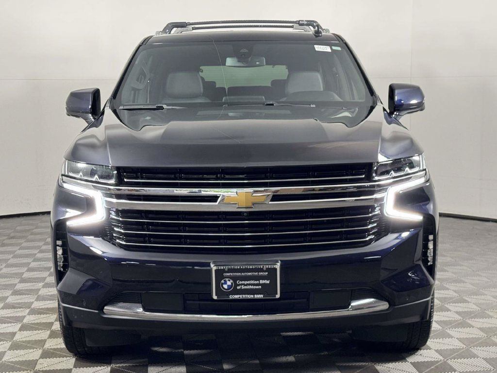 Used 2022 Chevrolet Suburban LT w/ LT Signature Package AWD/4WD image 6