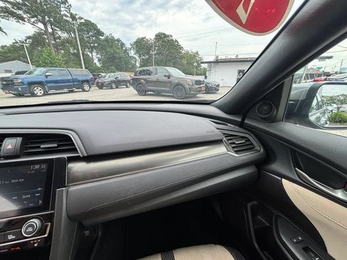 Used 2018 Honda Civic EX image 22