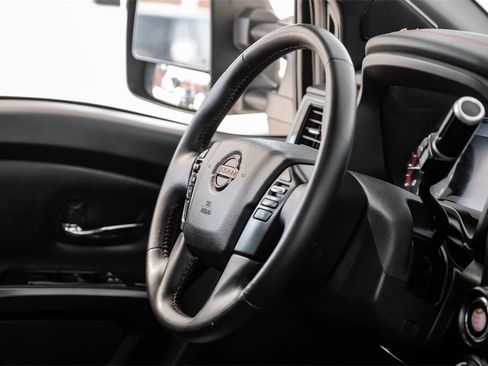 Used 2024 Nissan Titan PRO-4X w/ Pro-4x Convenience Package image 11