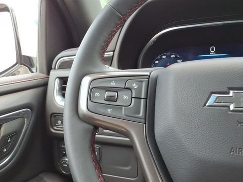Used 2023 Chevrolet Suburban RST AWD/4WD image 25