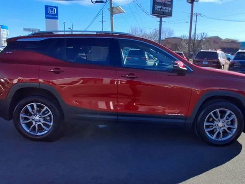 Certified 2023 GMC Terrain SLT w/ Infotainment Package II image 9