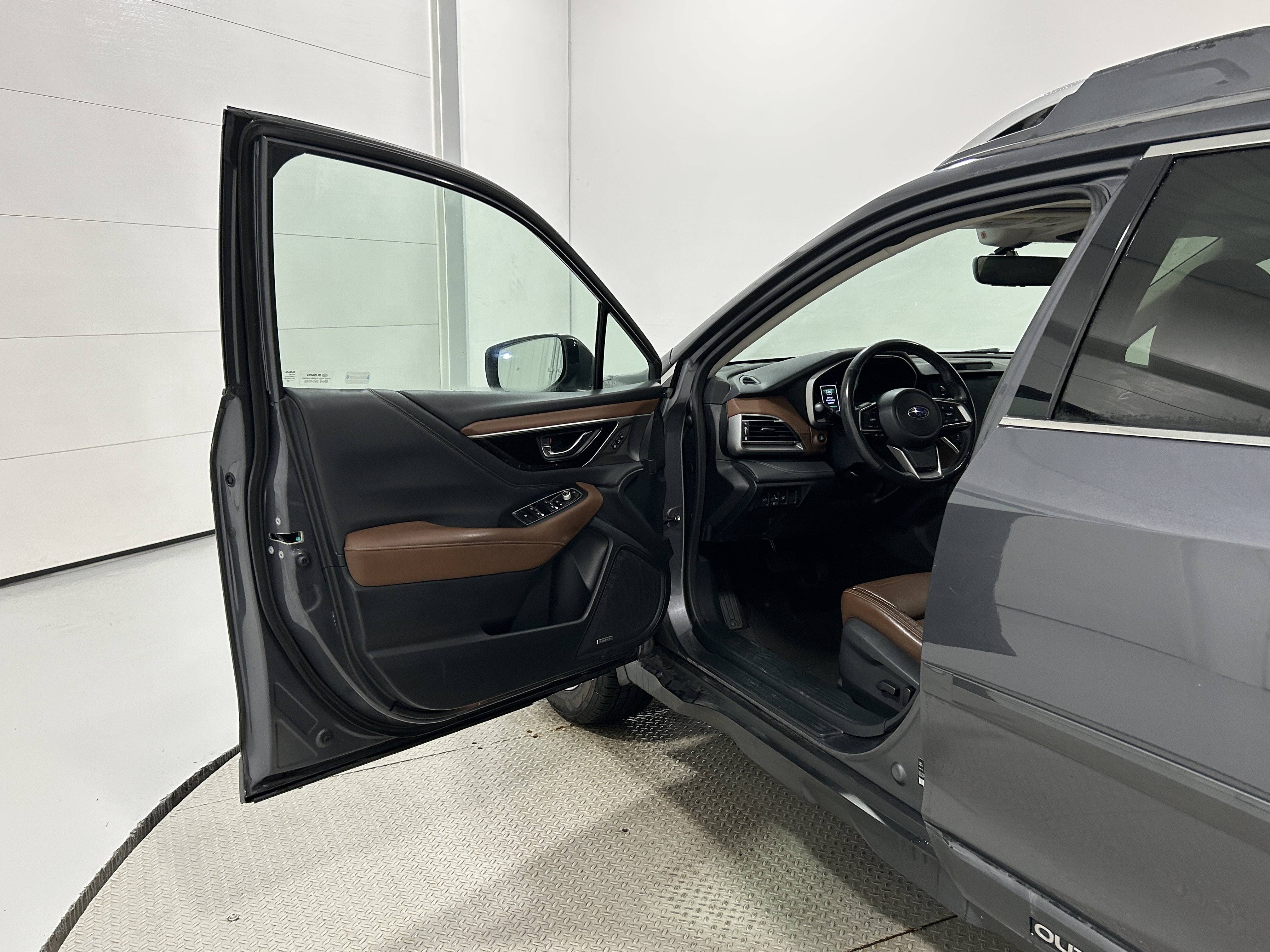 Used 2020 Subaru Outback Touring XT AWD/4WD image 23