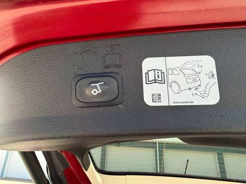 Used 2019 Ford Escape Titanium AWD/4WD image 13
