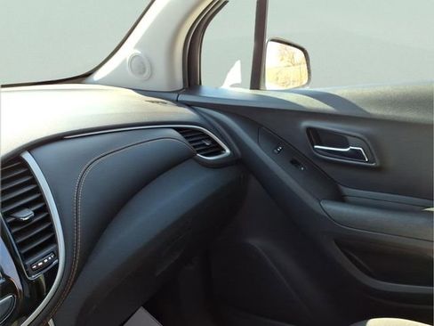 Used 2019 Chevrolet Trax LS w/ Tint and Cruise Package image 19