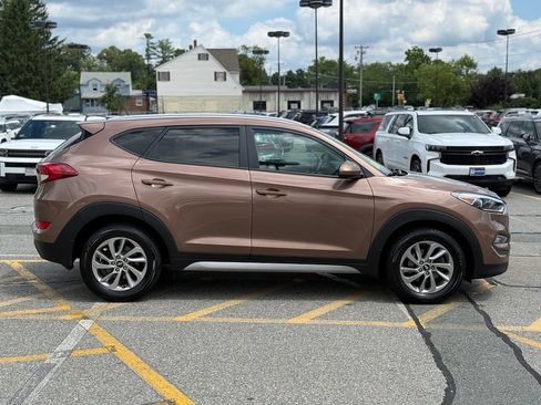 Used 2017 Hyundai Tucson SE w/ SE Popular Package 02 AWD/4WD image 7