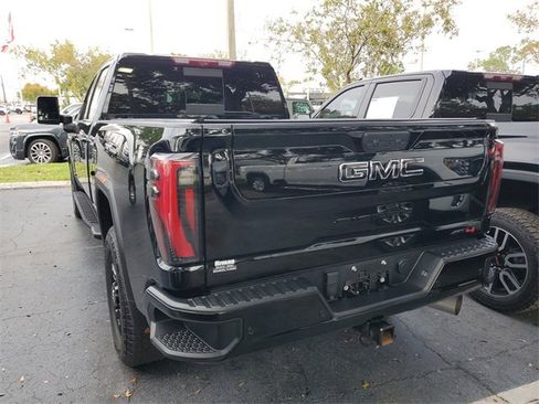 Used 2024 GMC Sierra 2500 AT4 w/ AT4 Premium Plus Package image 3