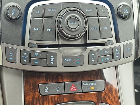 Used 2013 Buick LaCrosse FWD image 21