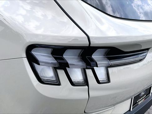 Used 2025 Ford Mustang Mach-E Select w/ Comfort Package Lite image 31