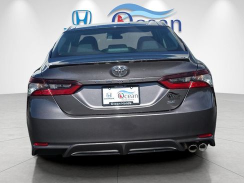 Used 2023 Toyota Camry SE FWD image 4