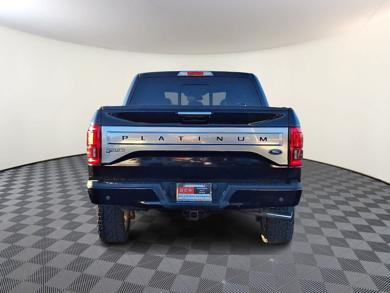 Used 2016 Ford F150 Platinum w/ Equipment Group 701A Luxury AWD/4WD image 6