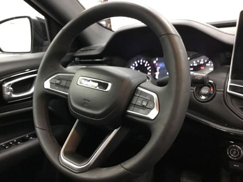 Used 2023 Jeep Compass Latitude w/ Sun and Sound Group AWD/4WD image 36