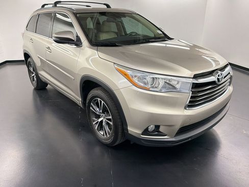Used 2016 Toyota Highlander XLE w/ Protection Package #3 image 7