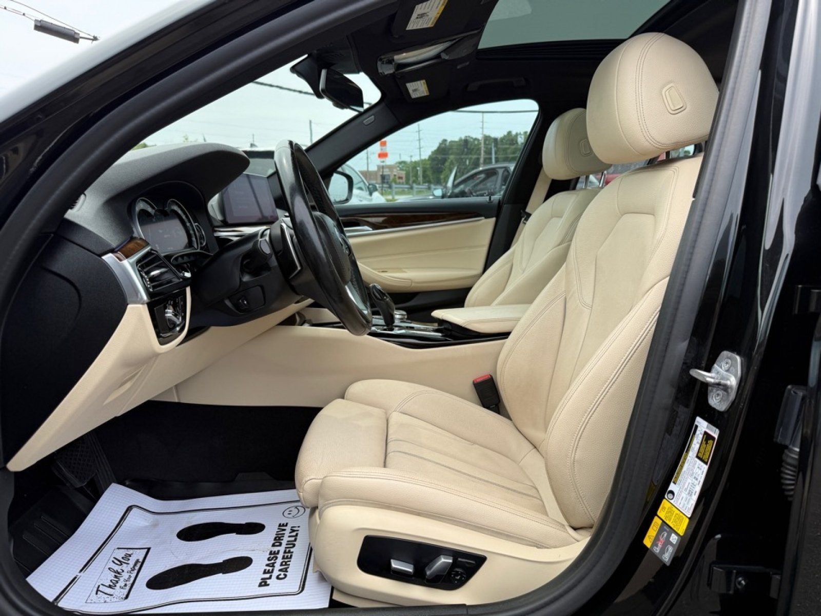 Used 2019 BMW 530e xDrive w/ Convenience Package AWD/4WD image 27