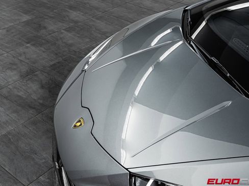 Used 2018 Lamborghini Huracan Performante image 9