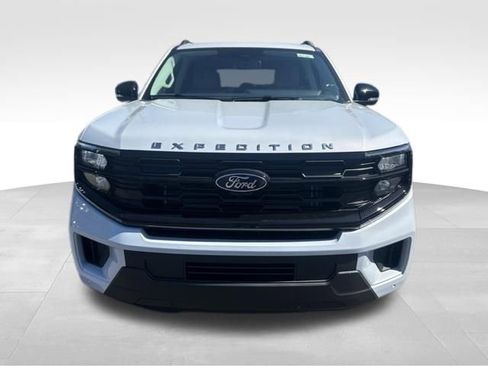 New 2026 Ford Expedition Active image 8