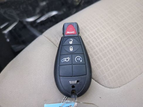 Used 2017 Jeep Cherokee Latitude w/ Safety/Convenience Group FWD image 25