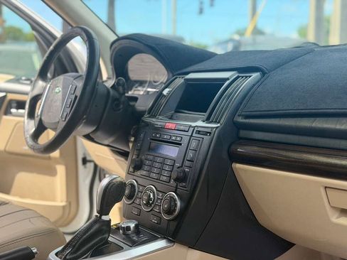 Used 2011 Land Rover LR2 HSE AWD/4WD image 20