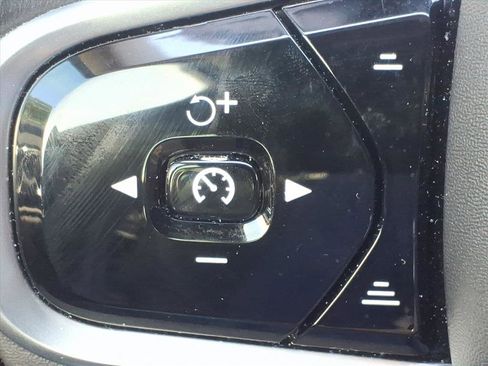 Used 2019 Volvo S60 T6 Momentum w/ Premium Package image 27