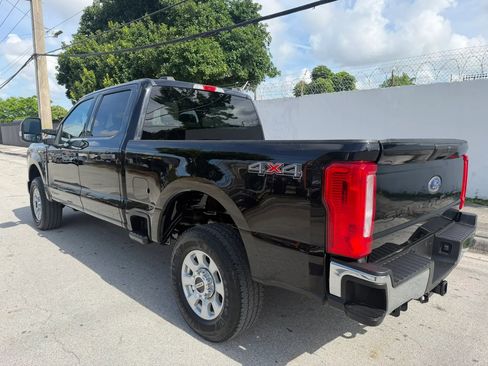 Used 2024 Ford F250 XLT AWD/4WD image 3