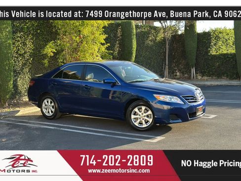 Used 2011 Toyota Camry LE w/ LE Extra-Value Pkg FWD image 2