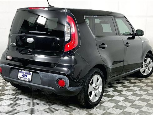 Used 2019 Kia Soul image 12