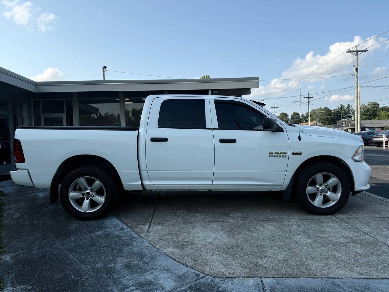 Used 2016 RAM 1500 Express w/ Popular Equipment Group AWD/4WD image 8