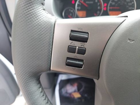 Used 2011 Nissan Frontier SL AWD/4WD image 14