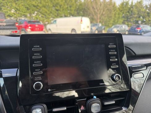 Used 2021 Toyota Camry SE image 12