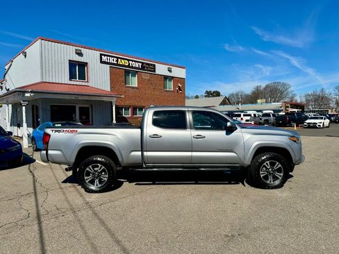 Used 2016 Toyota Tacoma TRD Sport w/ Exterior Package image 5