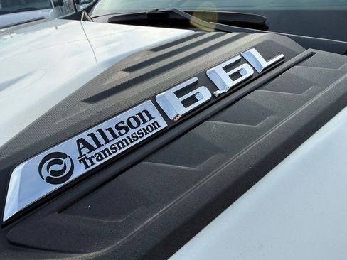 Used 2024 Chevrolet Silverado 2500 Custom w/ Custom Value Package image 8