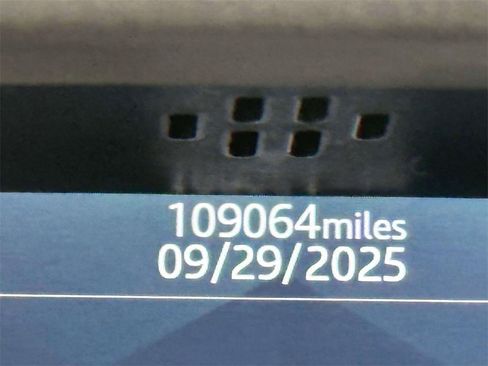 Used 2021 Land Rover Defender 110 X-Dynamic SE image 29