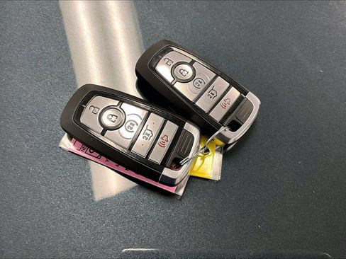 Used 2022 Ford Escape SEL image 9