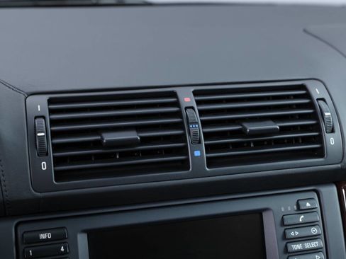 Used 2002 BMW M5 image 76