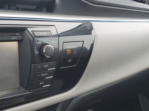 Used 2016 Toyota Corolla LE image 30