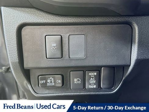 Used 2021 Toyota Tacoma TRD Sport w/ Technology Package image 11