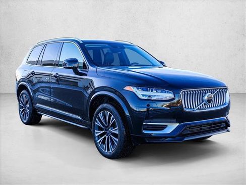 Used 2022 Volvo XC90 T8 Inscription Expression w/ Climate Package image 3