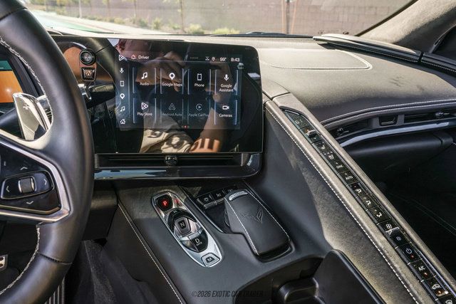 Used 2025 Chevrolet Corvette Stingray Premium Cpe w/ Z51 Performance Package RWD image 31