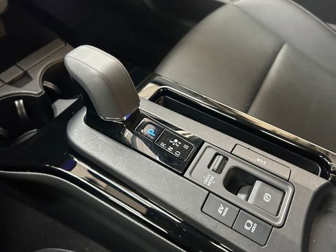 Used 2023 Toyota Prius XLE FWD image 17
