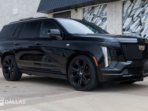 Used 2025 Cadillac Escalade Sport Platinum w/ LPO, Floor Liner Package image 18