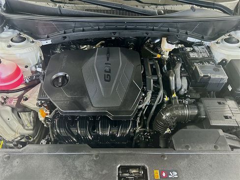 Used 2025 Hyundai Tucson Limited image 30