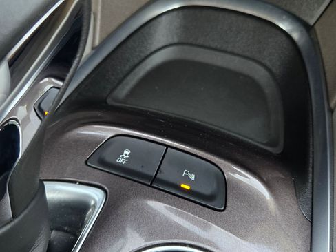 Used 2022 Chevrolet Malibu LT image 30