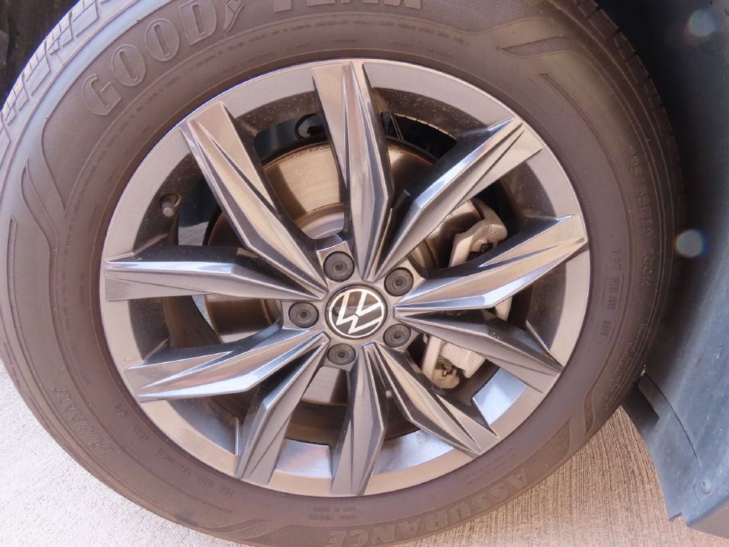 Used 2023 Volkswagen Tiguan SE FWD image 18