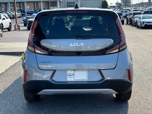 Used 2025 Kia Soul LX w/ LX Technology Package FWD image 27