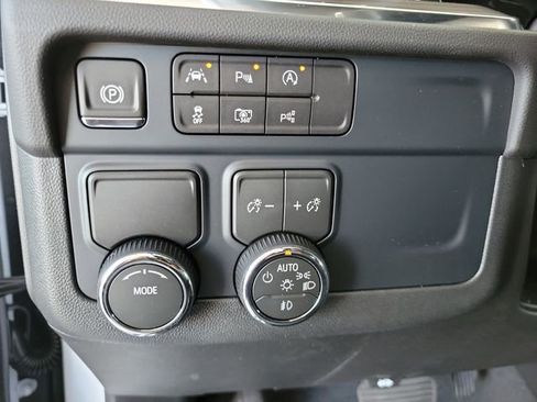 New 2026 Chevrolet Suburban Premier RWD image 13