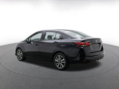 Used 2025 Nissan Versa SV FWD image 5