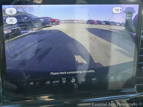 Used 2023 Ford Transit 350 XLT image 13