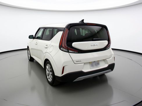 Used 2025 Kia Soul LX w/ LX Technology Package image 6