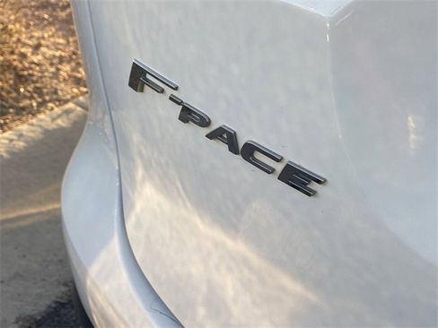 Used 2021 Jaguar F-PACE image 7